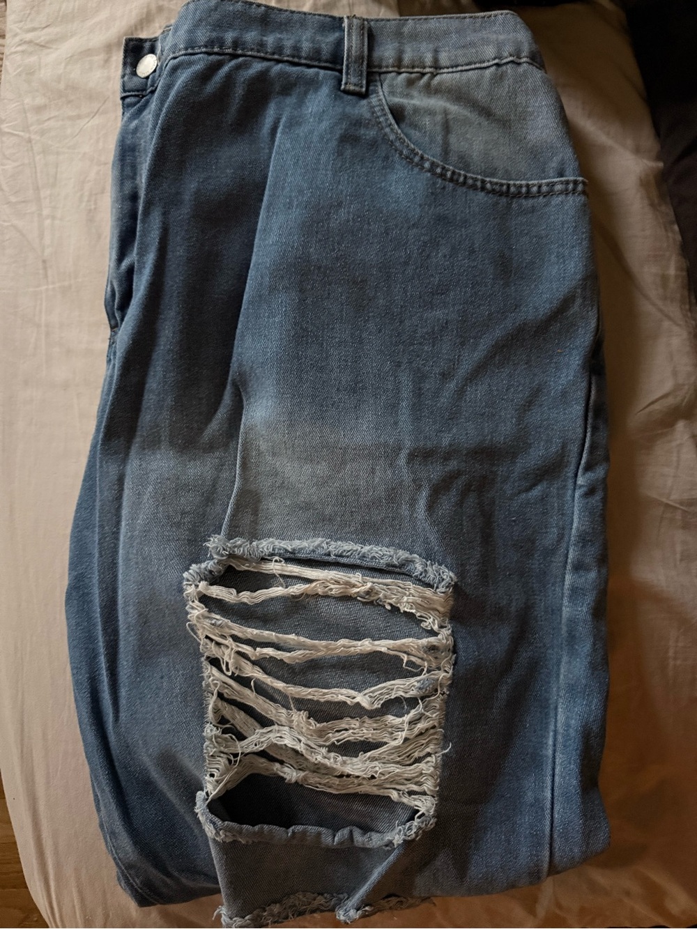 SHEIN Medium Blue Skinny Jeans with Distressed Knee